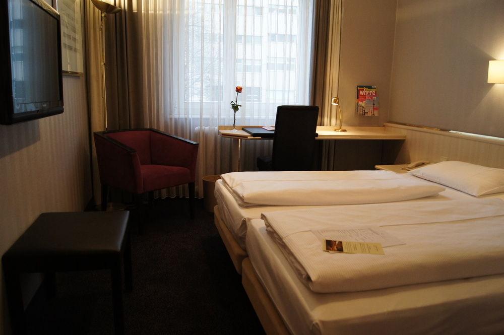 Plaza Am Kurfuerstendamm Hotel Berlino