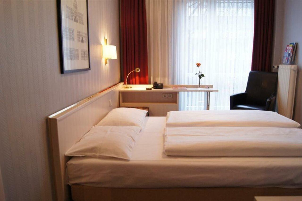 Plaza Am Kurfuerstendamm Hotel 3*