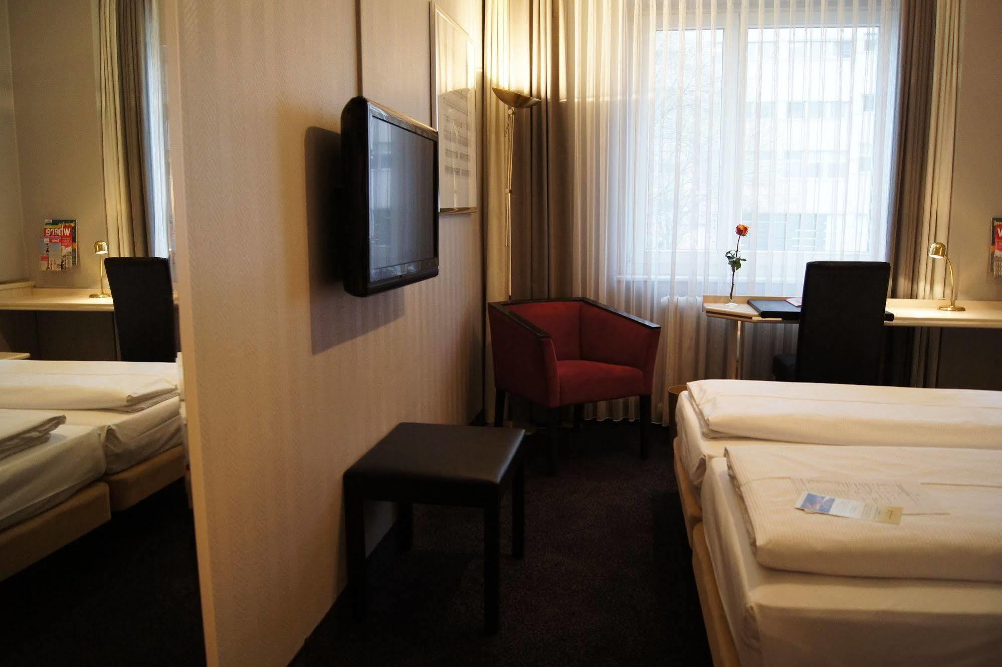 Plaza Am Kurfuerstendamm Hotel Berlino